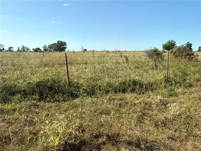 $2,665,000 | 725 South S Road, Stockton, MO 65785