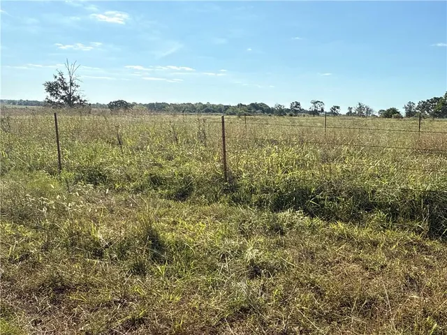 $2,665,000 | 725 South S Road, Stockton, MO 65785