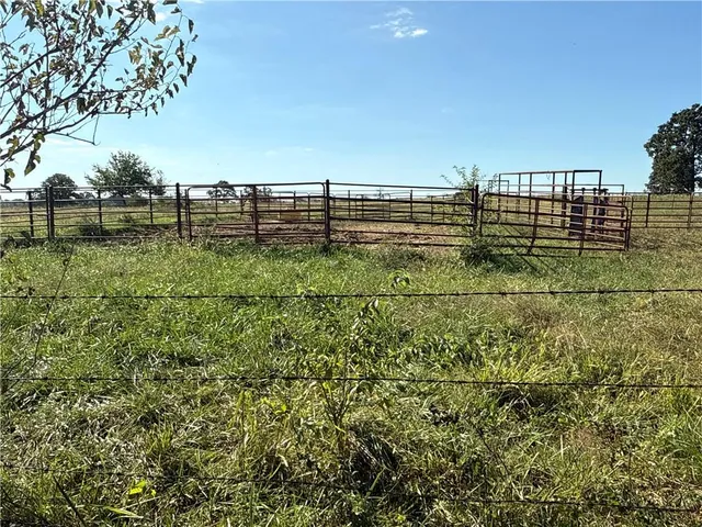 $2,665,000 | 725 South S Road, Stockton, MO 65785