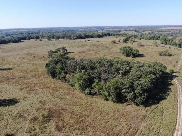 $2,665,000 | 725 South S Road, Stockton, MO 65785