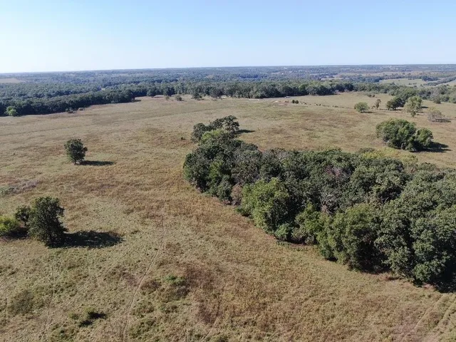 $2,665,000 | 725 South S Road, Stockton, MO 65785