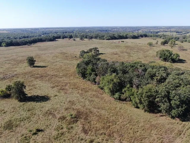 $2,665,000 | 725 South S Road, Stockton, MO 65785