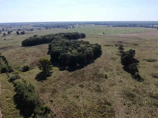 $2,665,000 | 725 South S Road, Stockton, MO 65785