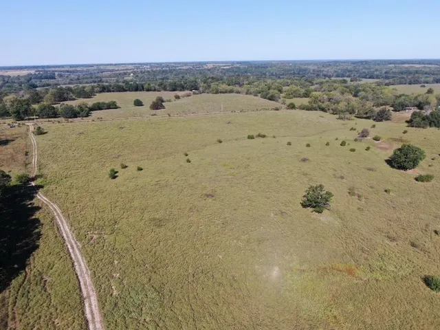 $2,665,000 | 725 South S Road, Stockton, MO 65785