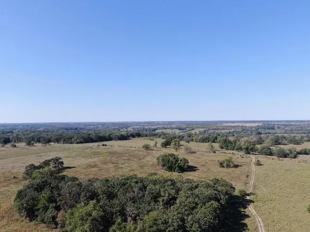 $2,665,000 | 725 South S Road, Stockton, MO 65785