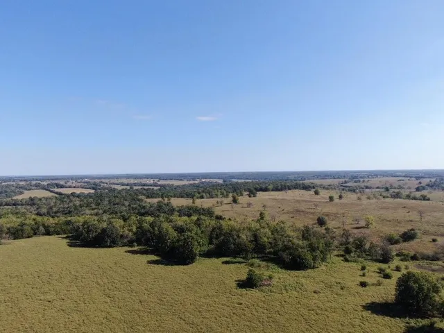 $2,665,000 | 725 South S Road, Stockton, MO 65785