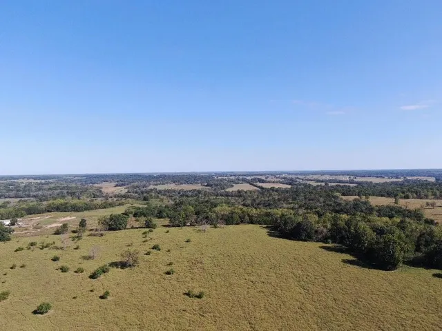 $2,665,000 | 725 South S Road, Stockton, MO 65785