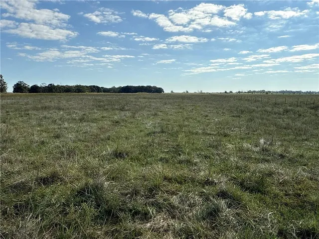 $2,665,000 | 725 South S Road, Stockton, MO 65785