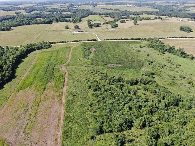 $2,665,000 | 725 South S Road, Stockton, MO 65785