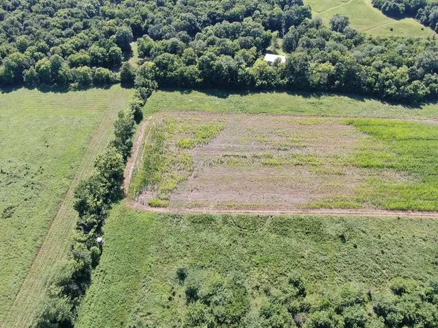 $2,665,000 | 725 South S Road, Stockton, MO 65785