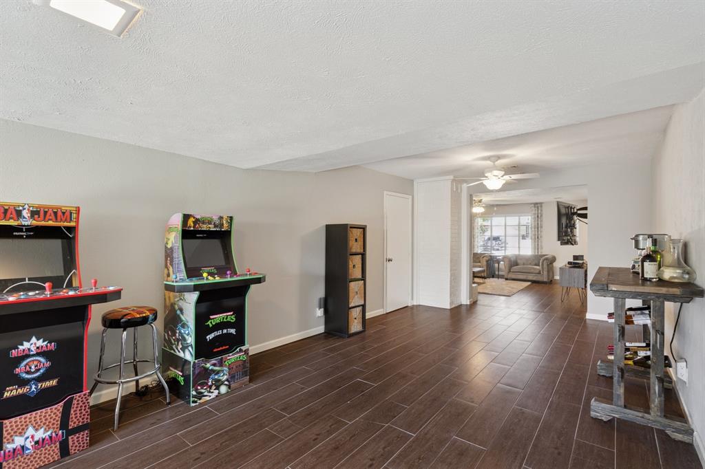 1501 Austrian Road Grand Prairie, TX 75050 - Photo 11 of 40 Or 2nd Living Room
