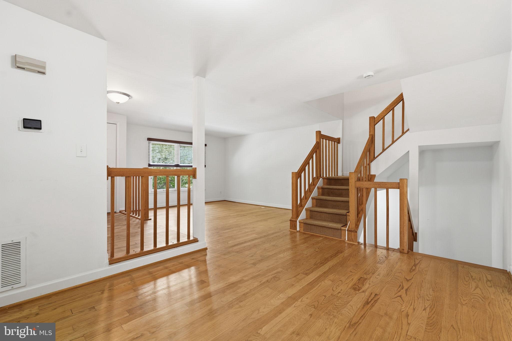 1609 Oak Spring Way Reston, VA 20190 - Photo 10 of 50