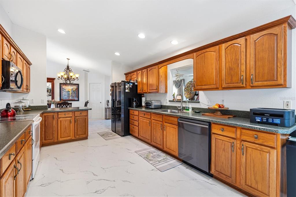 9498 Southeast 174th Loop Summerfield, FL 34491 - Photo 11 of 44
