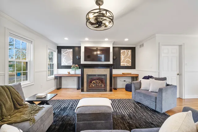 $327,400 | 309 South Euclid Avenue, Colfax, IL 61728