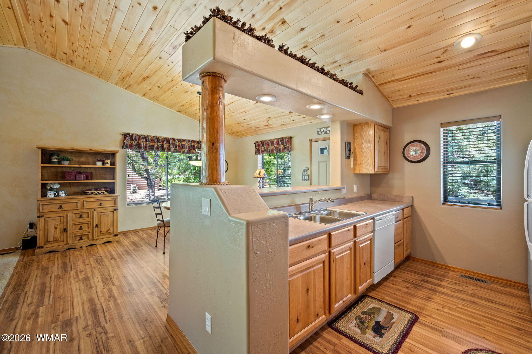 2335 Buffalo Loop Overgaard, AZ 85933 - Photo 12 of 56