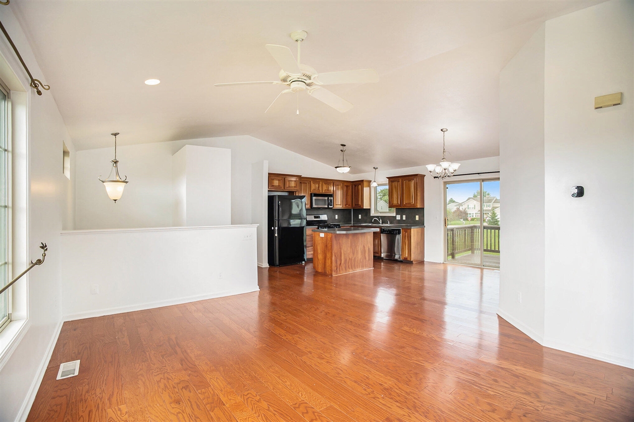 6474 Prairie Caledonia, MI 49316 - Photo 7 of 28