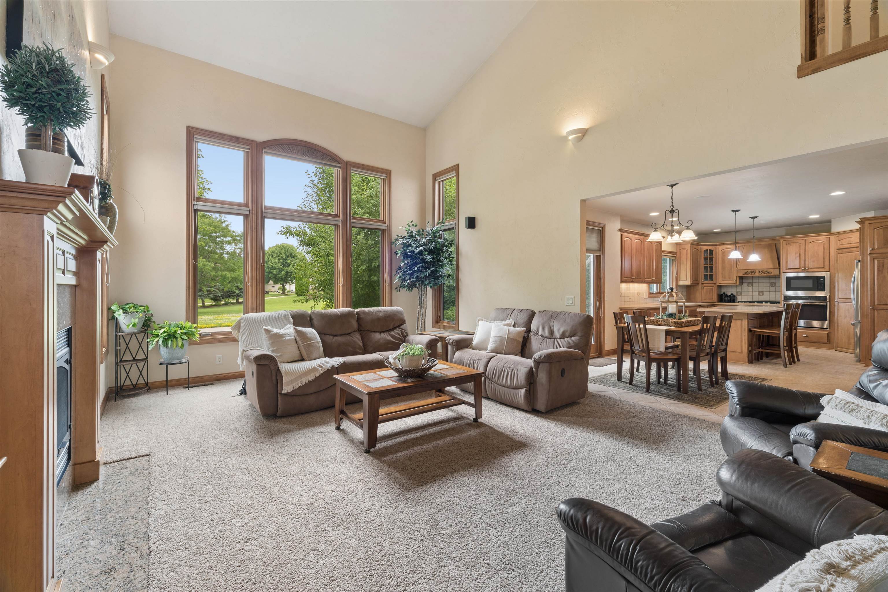 2917 East Fallcreek Lane Appleton, WI 54913 - Photo 7 of 55