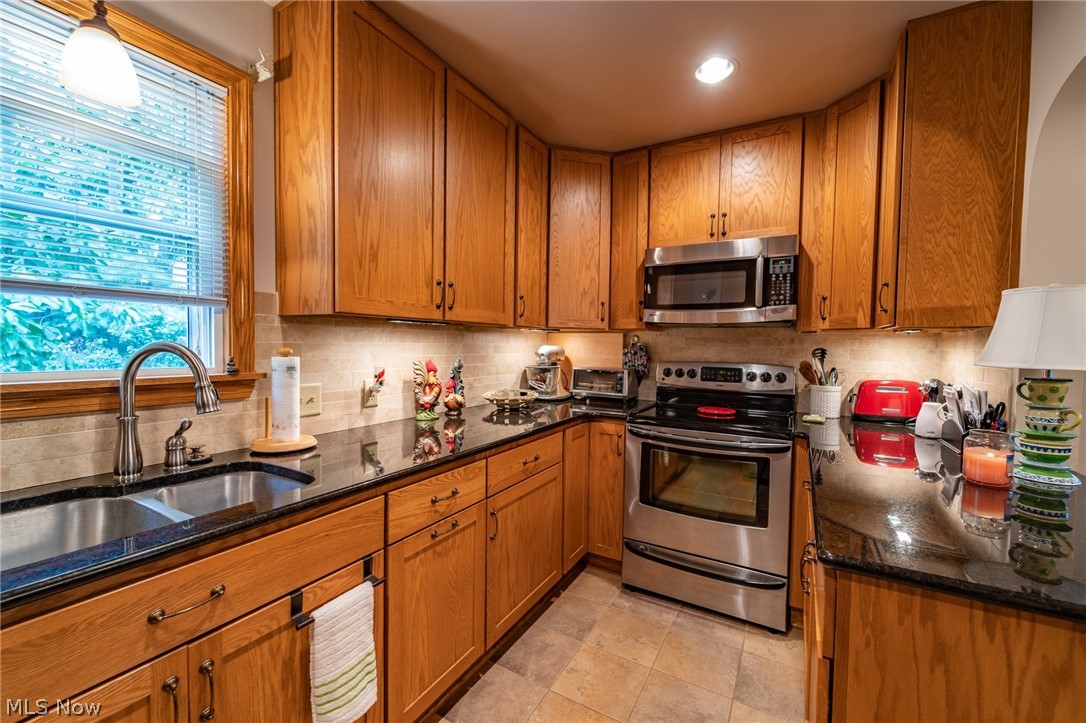 1230 Monument Road Northwest Canton, OH 44703 - Photo 6 of 10 Gallery Image 6