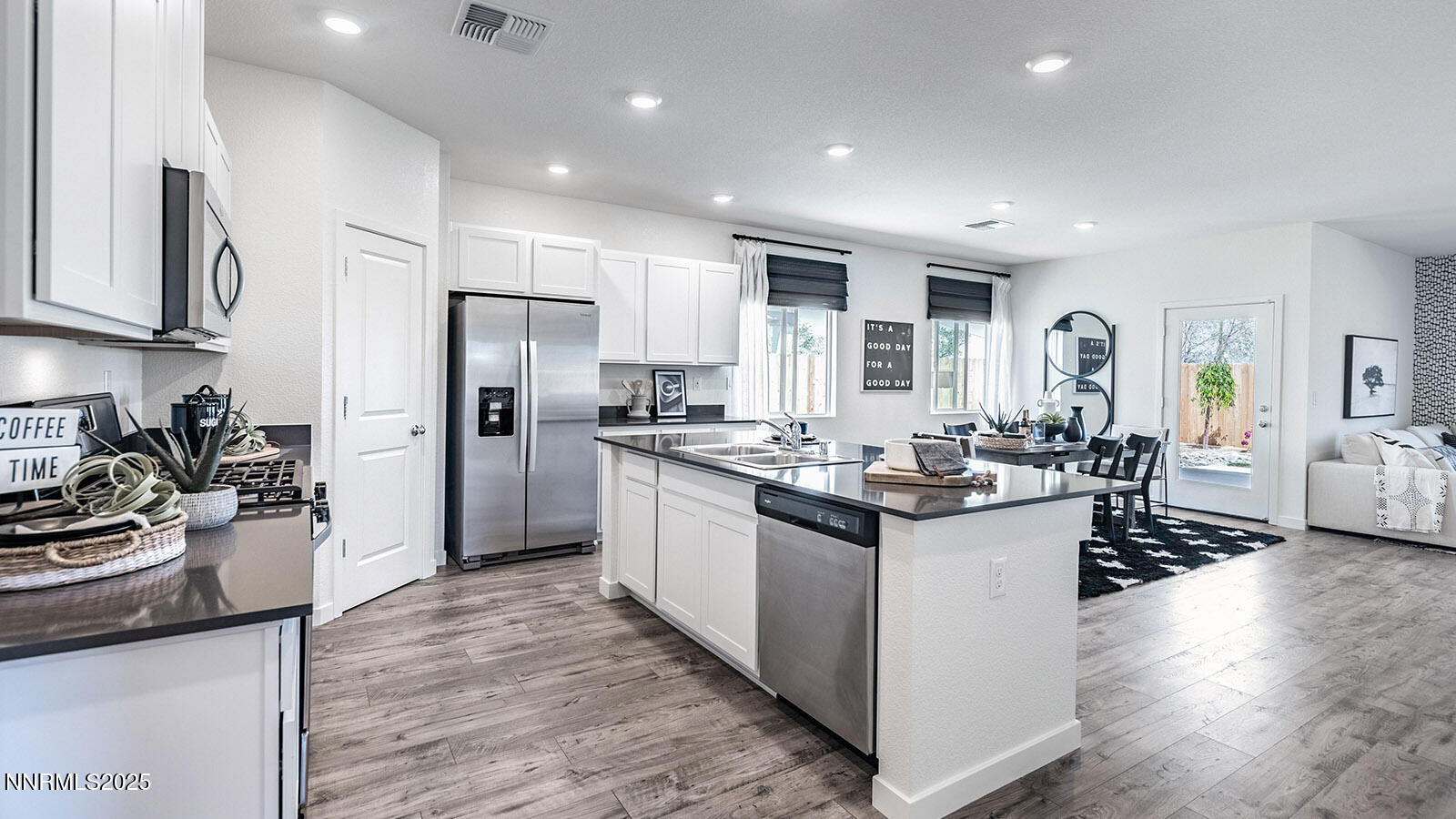 7473 Capstone Drive Reno, NV 89506 - Photo 3 of 13 Kitchen