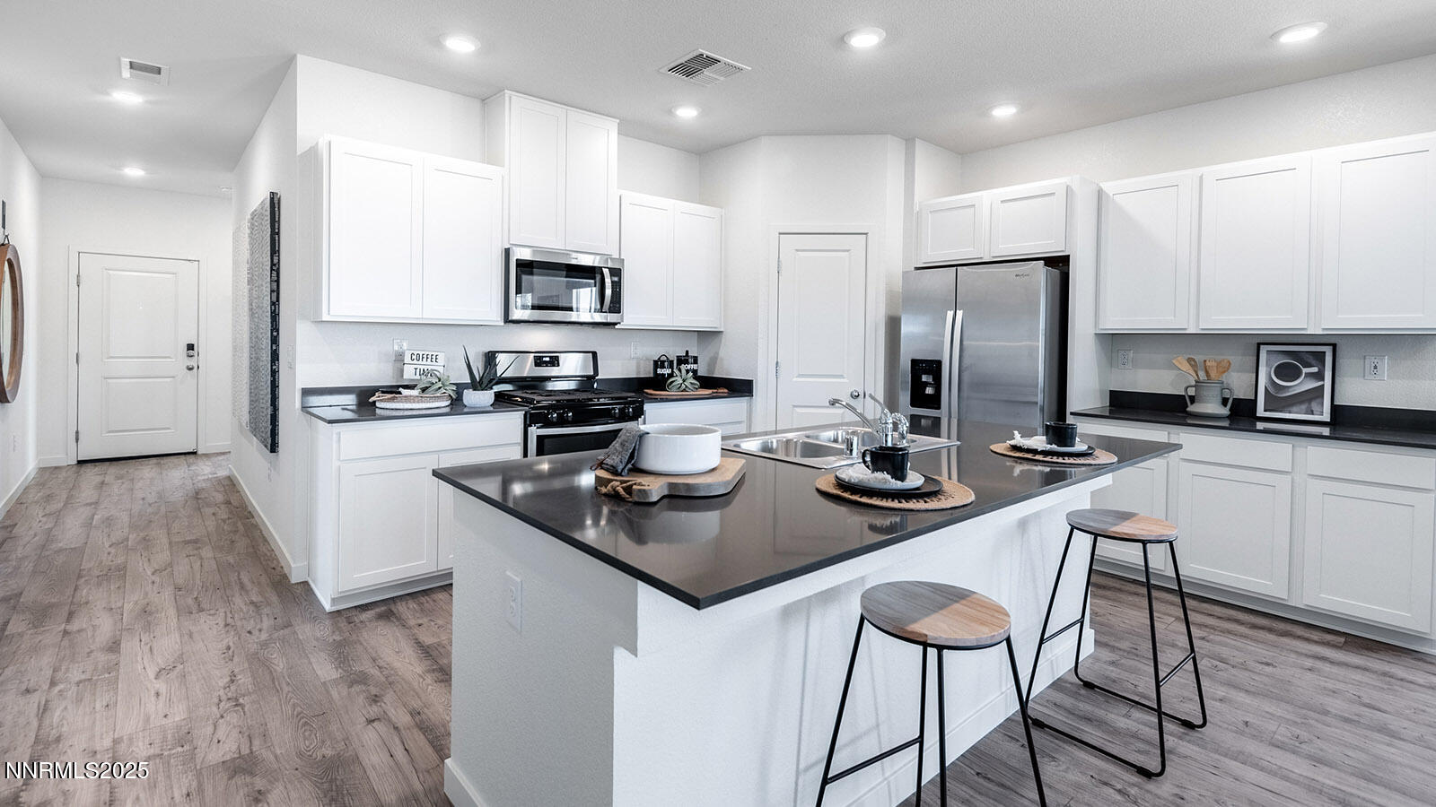7473 Capstone Drive Reno, NV 89506 - Photo 4 of 13 Kitchen