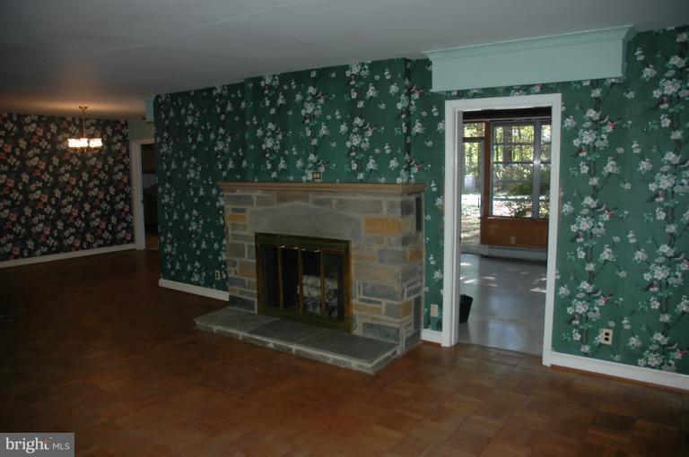 1013 Orchard Way Silver Spring, MD 20904 - Photo 13 of 14 Living Room
