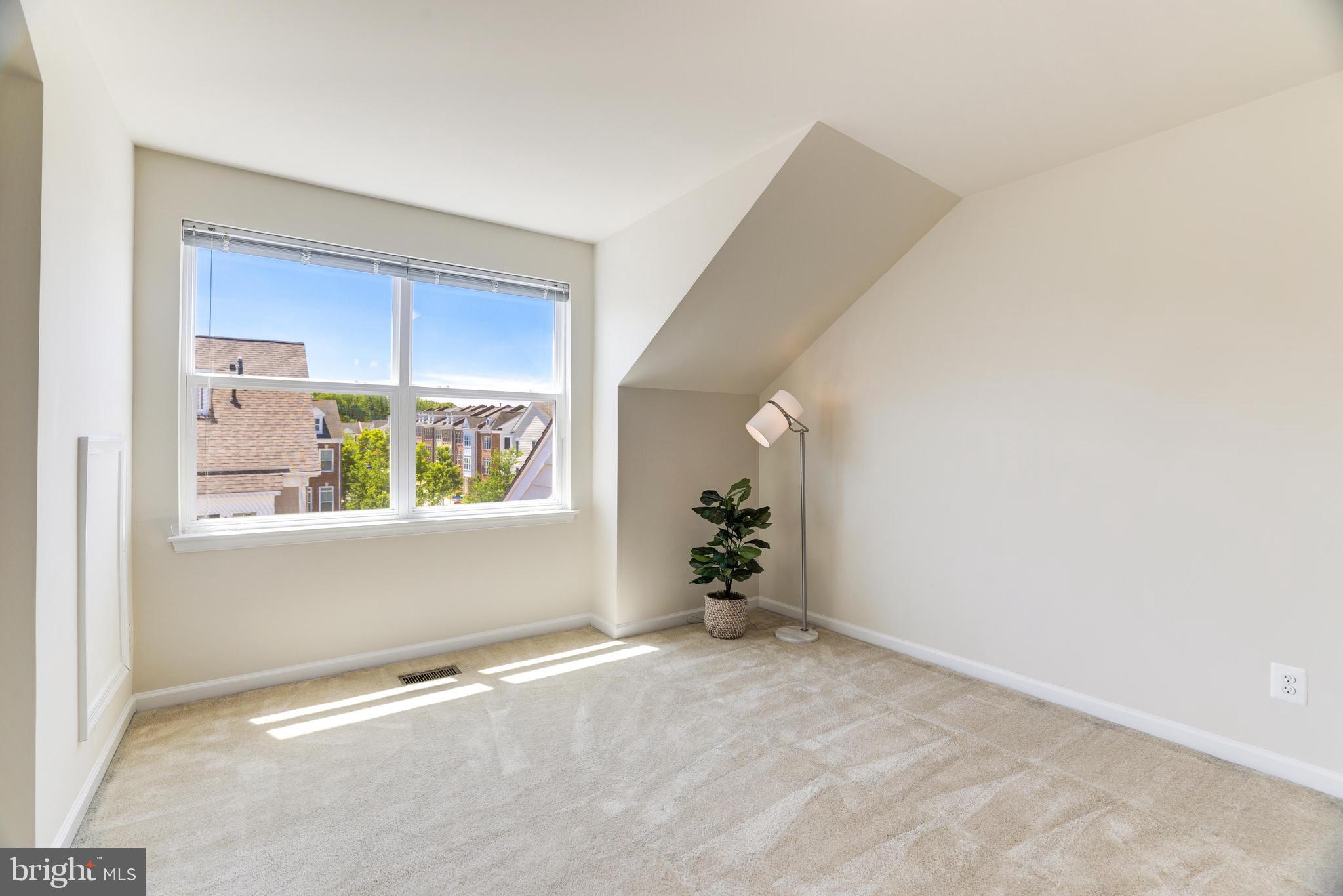 9481 Canonbury Square Fairfax, VA 22031 - Photo 18 of 27 Upper level Bedroom 3