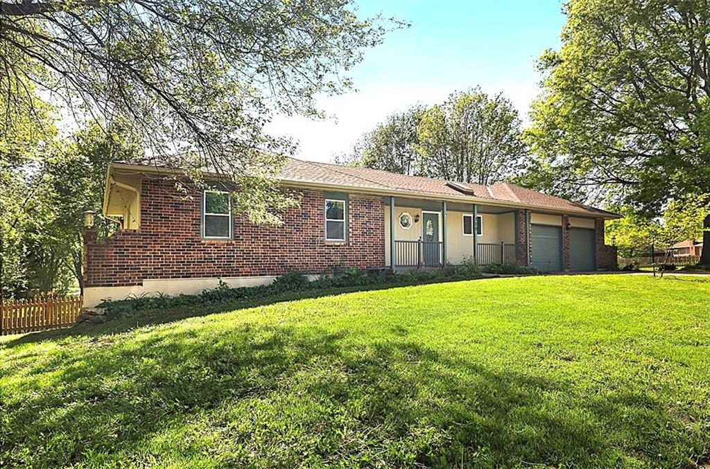 700 Lark Street Raymore, MO 64083 - Photo 2 of 17