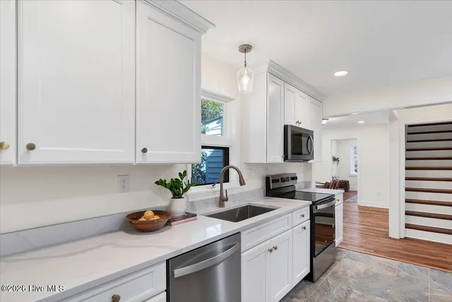 $458,000 | 240 East Ohio Avenue, Southern Pines, NC 28387