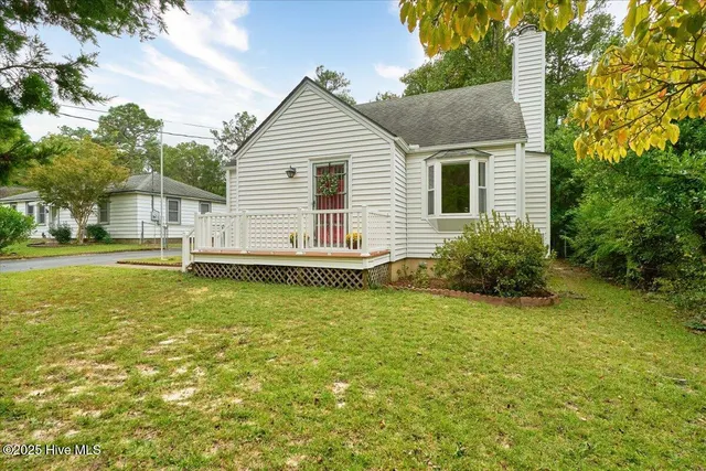 $458,000 | 240 East Ohio Avenue, Southern Pines, NC 28387