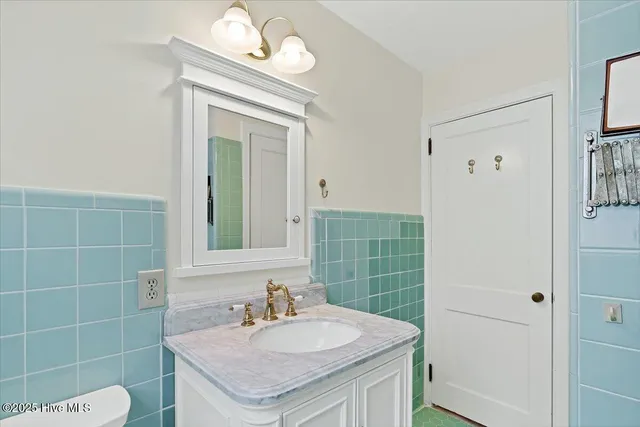 $458,000 | 240 East Ohio Avenue, Southern Pines, NC 28387