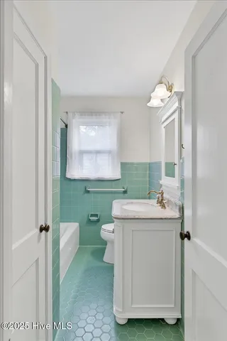 $458,000 | 240 East Ohio Avenue, Southern Pines, NC 28387