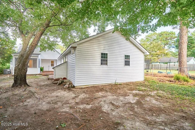 $458,000 | 240 East Ohio Avenue, Southern Pines, NC 28387