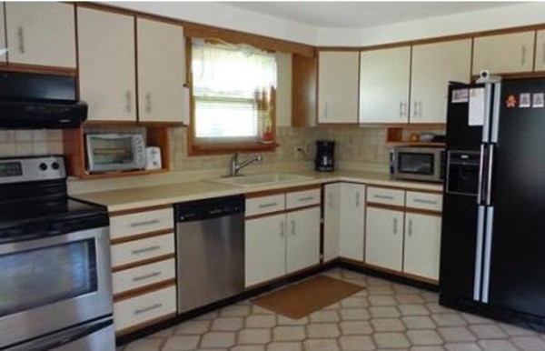 125 Wedgewood Road Worcester, MA 01602 - Photo 2 of 7 Gallery Image 2