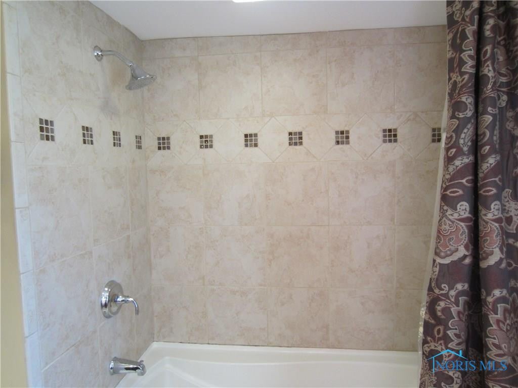 4905 Douglas Road Toledo, OH 43613 - Photo 14 of 29 Gallery Image 14