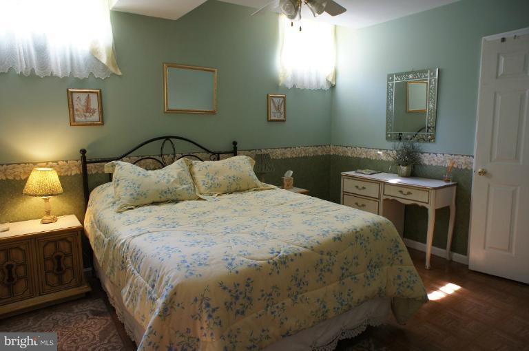 10481 Cliff Mills Road Marshall, VA 20115 - Photo 18 of 30 Bedroom