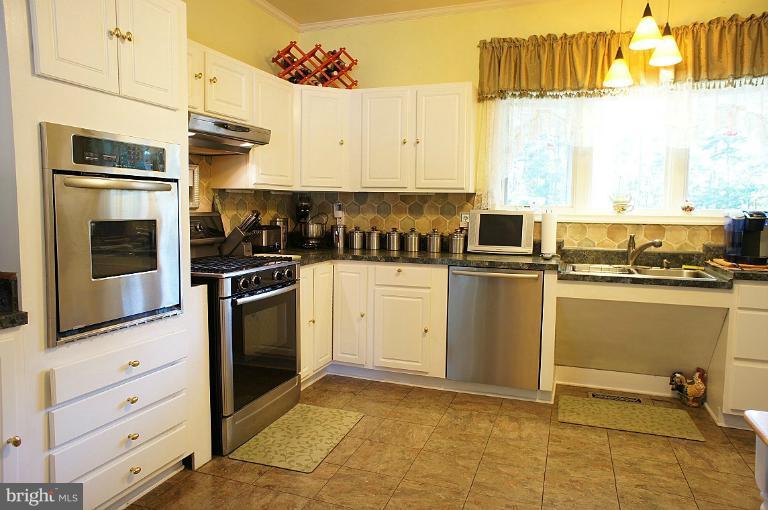 10481 Cliff Mills Road Marshall, VA 20115 - Photo 5 of 30 Kitchen