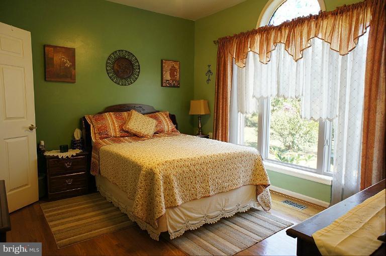 10481 Cliff Mills Road Marshall, VA 20115 - Photo 10 of 30 Bedroom