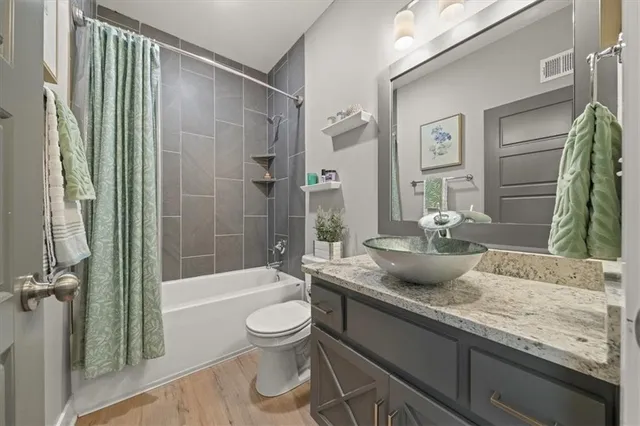 $532,000 | 12100 Astor Court, Peculiar, MO 64078