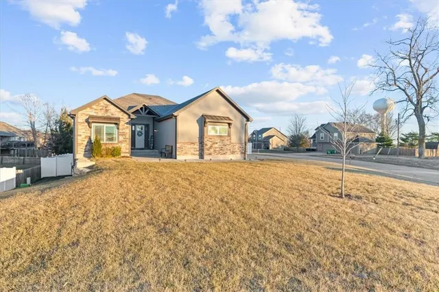 $532,000 | 12100 Astor Court, Peculiar, MO 64078