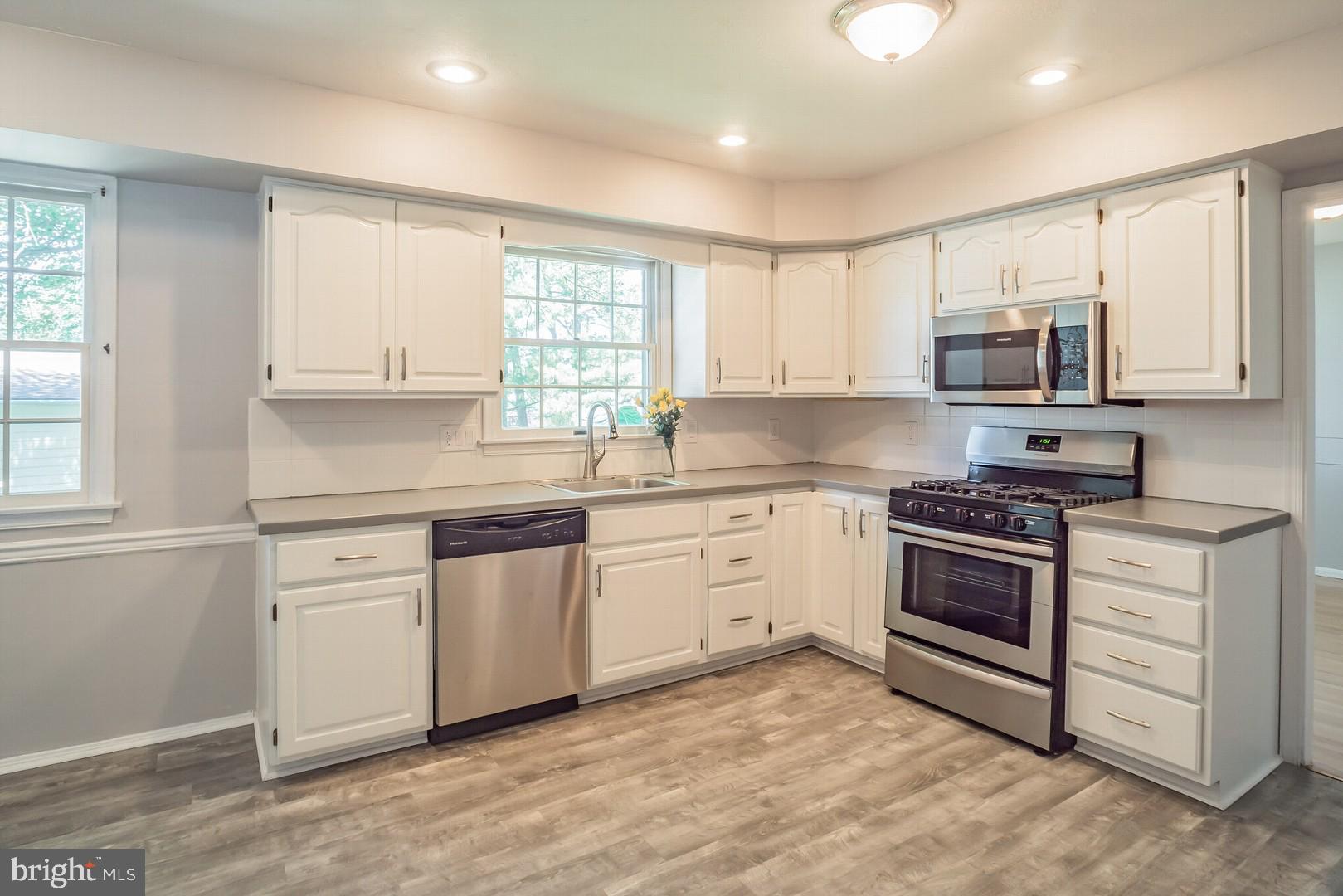 7 Sandown Road Norristown, PA 19403 - Photo 3 of 30 Gallery Image 3