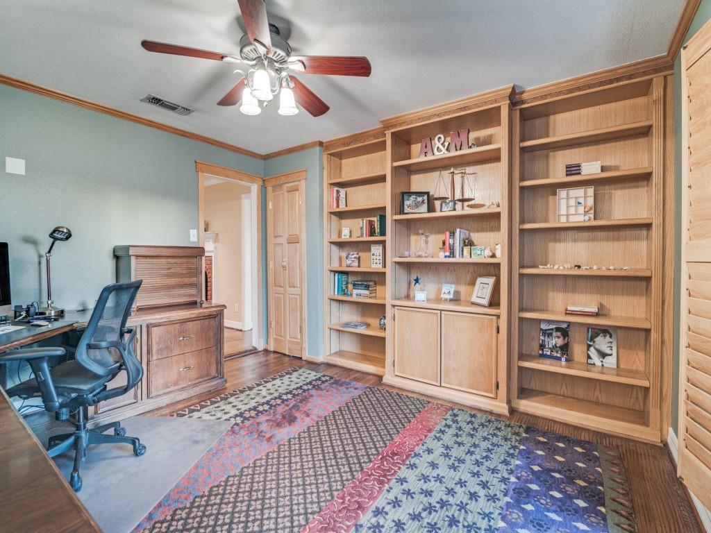 343 East Tripp Road Sunnyvale, TX 75182 - Photo 26 of 36 a room with furniture and a rug