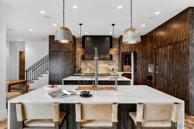 $8,950,000 | 300 Ridgecrest Drive, Chestnutridge, MO 65630