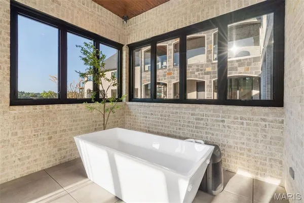 $8,950,000 | 300 Ridgecrest Drive, Chestnutridge, MO 65630