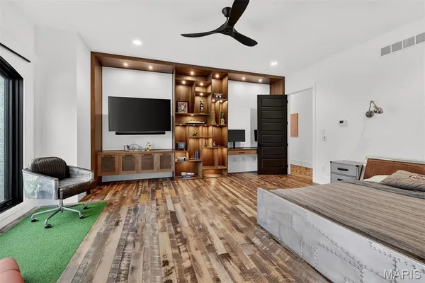 $8,950,000 | 300 Ridgecrest Drive, Chestnutridge, MO 65630