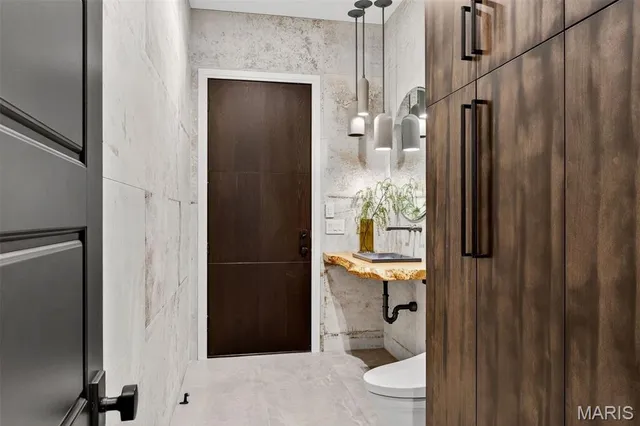 $8,950,000 | 300 Ridgecrest Drive, Chestnutridge, MO 65630