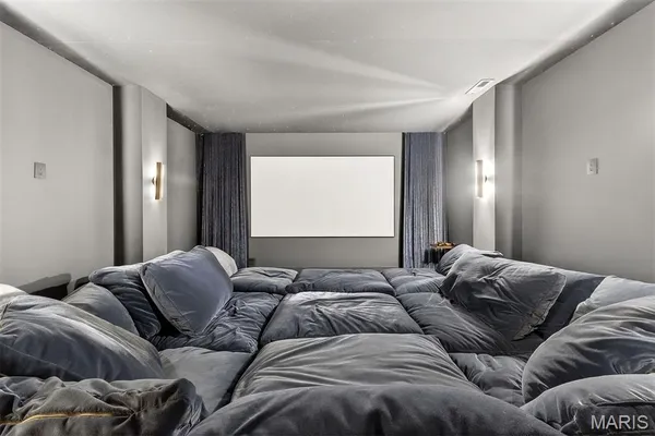 $8,950,000 | 300 Ridgecrest Drive, Chestnutridge, MO 65630