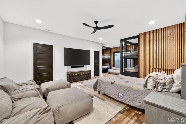 $8,950,000 | 300 Ridgecrest Drive, Chestnutridge, MO 65630