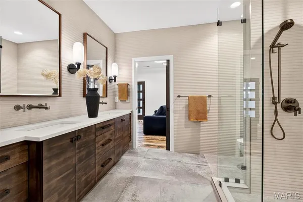 $8,950,000 | 300 Ridgecrest Drive, Chestnutridge, MO 65630