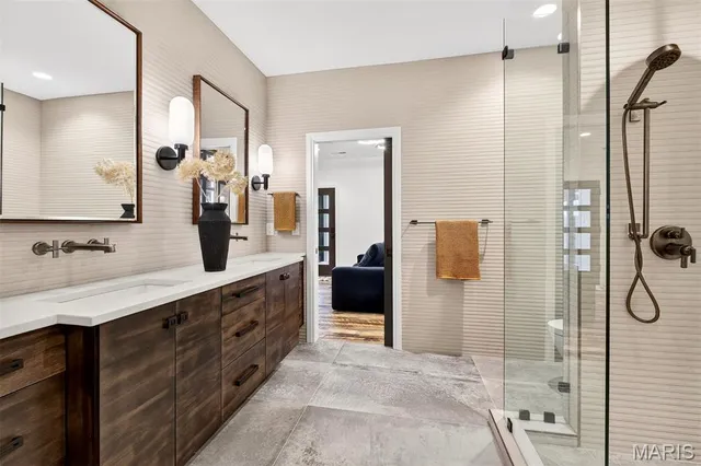 $8,950,000 | 300 Ridgecrest Drive, Chestnutridge, MO 65630