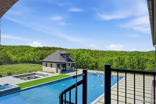 $8,950,000 | 300 Ridgecrest Drive, Chestnutridge, MO 65630